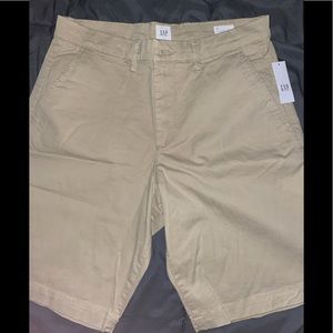 Men’s GAP khaki shorts (NWT)